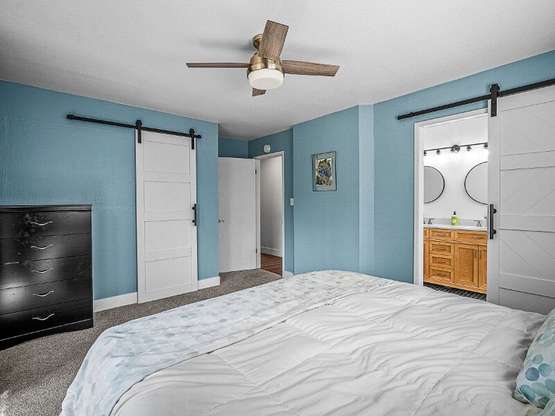 Building Photo - 23889 Oakmont Way