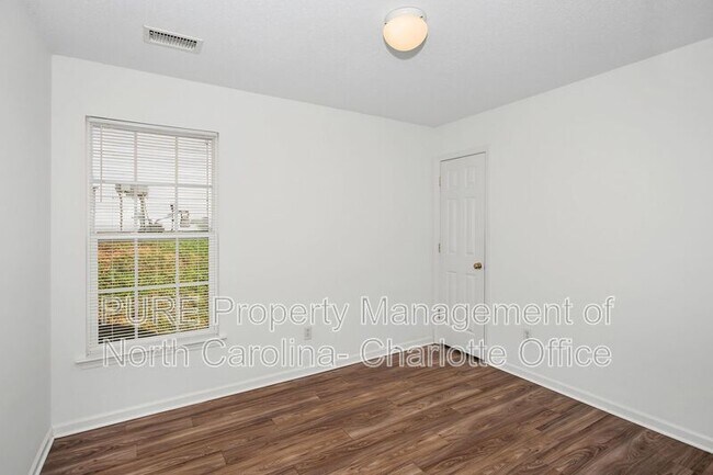 Building Photo - 2910 Bridgeville Ln