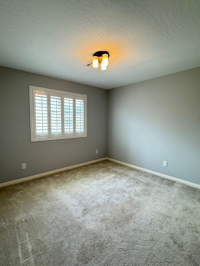 Building Photo - Beautiful Southwest Las Vegas Home in Gate...