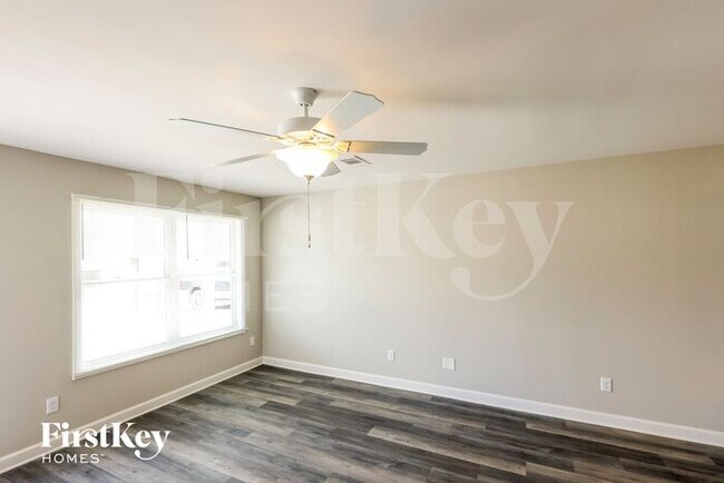 Building Photo - 7221 60th Ave E