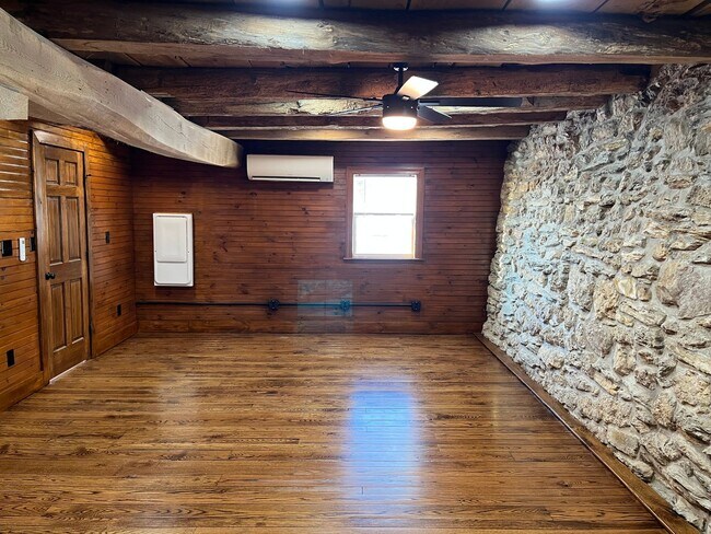 Building Photo - 2985 Granary Rd