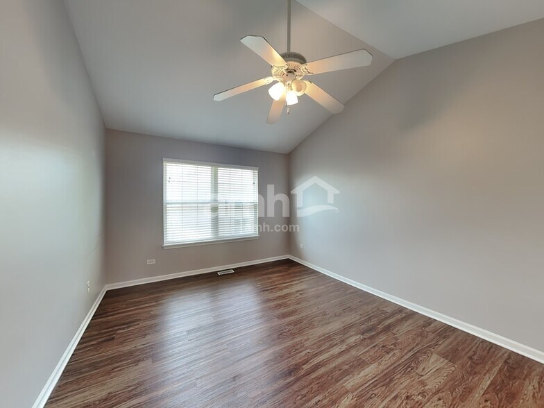 Building Photo - 2923 White Thorn Cir