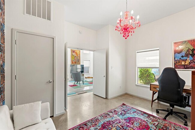 Building Photo - 3802 Byron Dr