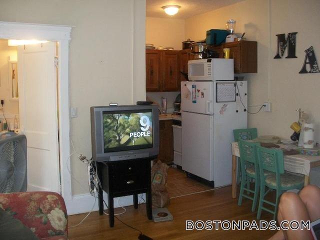 Building Photo - 447 Park Dr