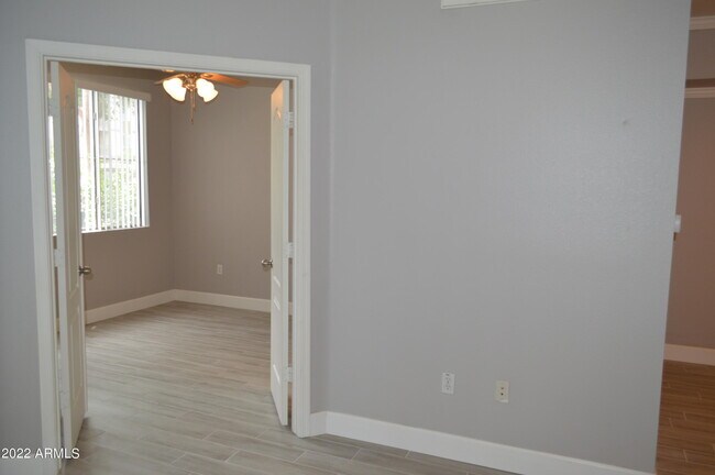 Building Photo - 1701 E Colter St