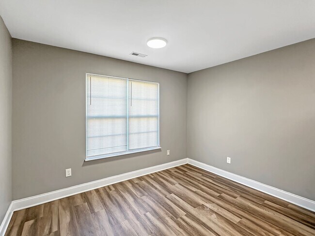 Building Photo - Newer construction-3 bedroom, 2 bath!