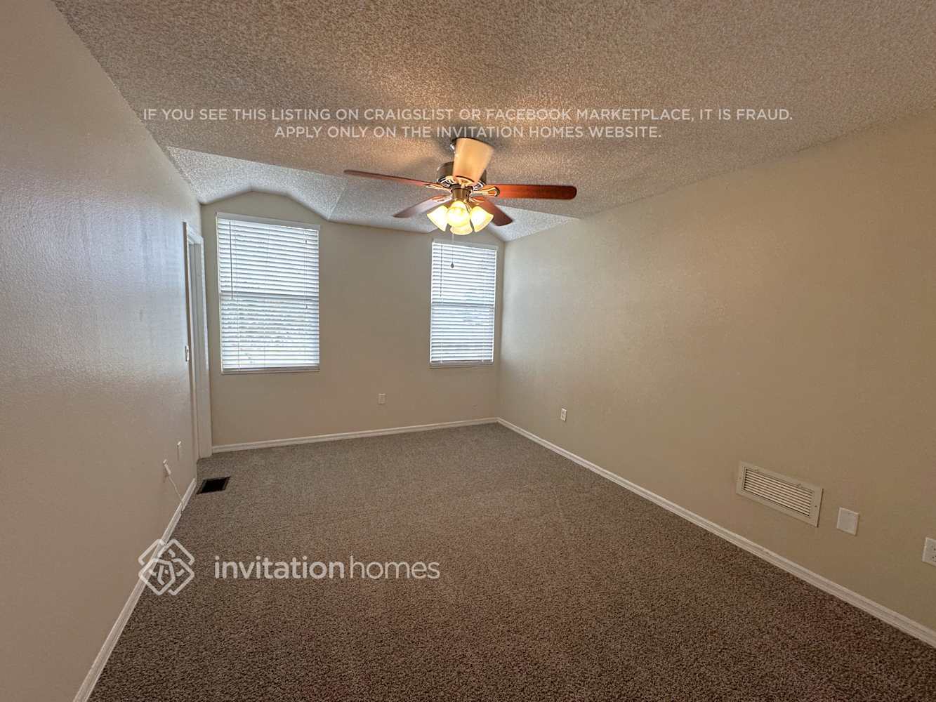 Building Photo - 1270 Navarre Dr