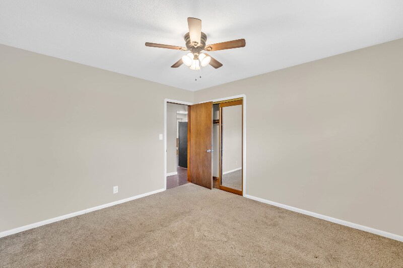 Building Photo - 21518 Willow Ln