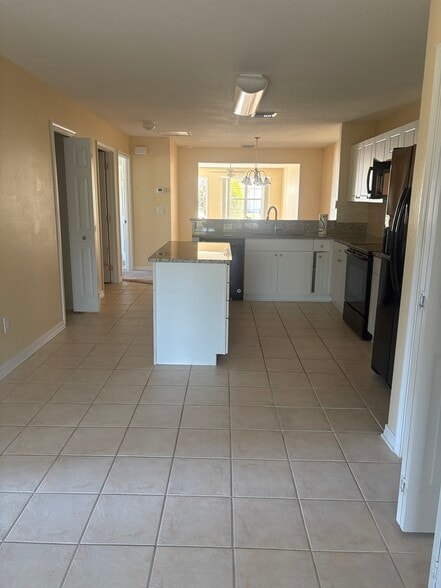 Kitchen - 3031 Meadow St