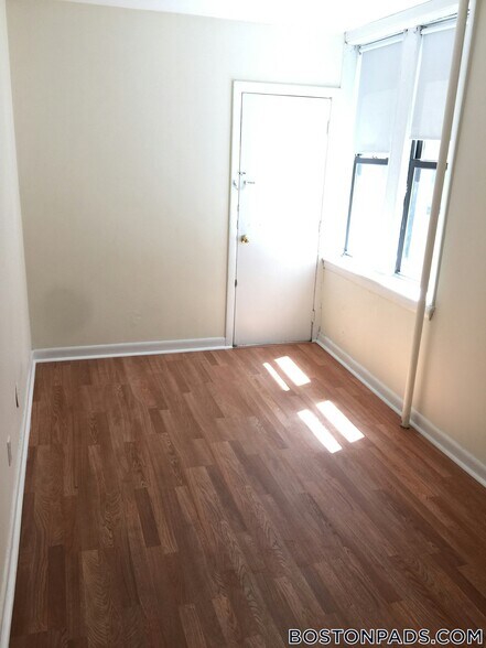 Building Photo - 1135 Commonwealth Ave