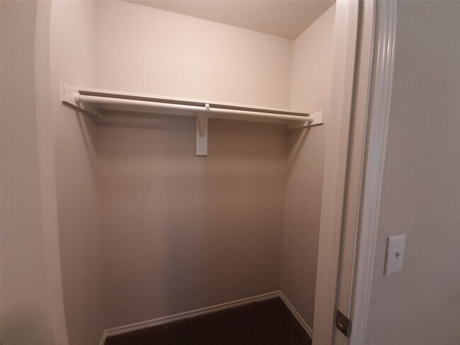 Building Photo - 221 Stalwart Hl Trl