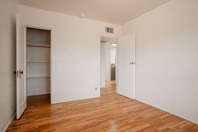 Building Photo - 819 Ellis St