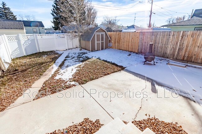 Building Photo - 1529 Walnut Dr