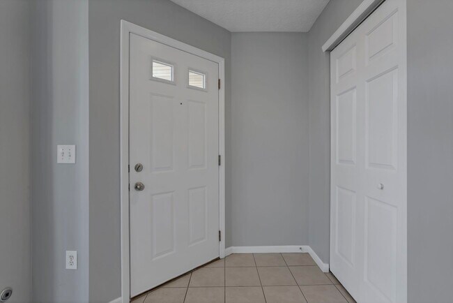 Building Photo - 2623 Landings Way