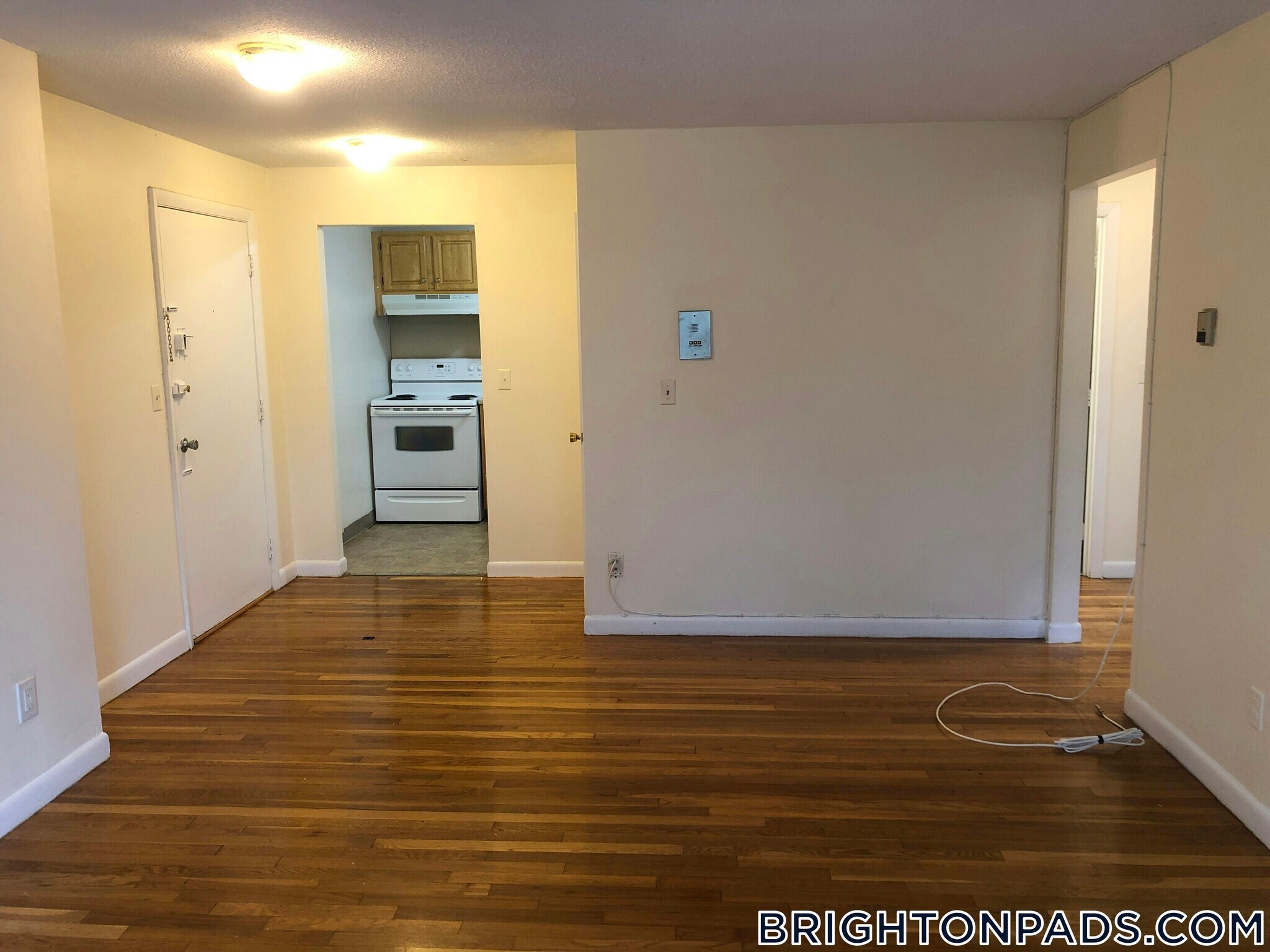 Building Photo - 122 Dustin St