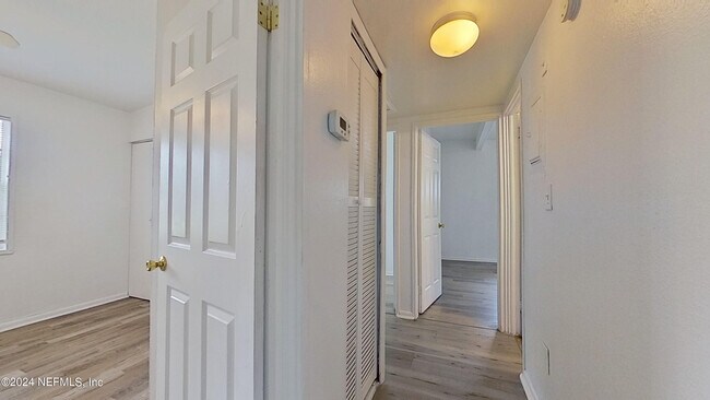 Building Photo - 2612 Ector Rd N