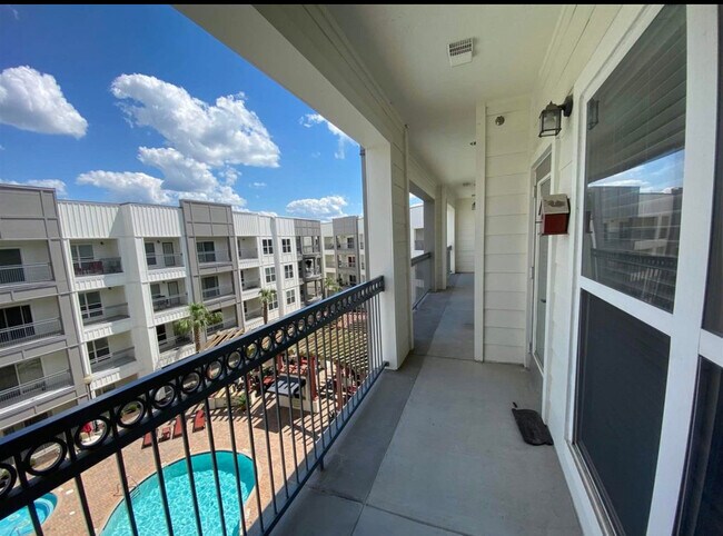 Extra-long balcony overlooking the pool and spa! - 1085 Shop Rd