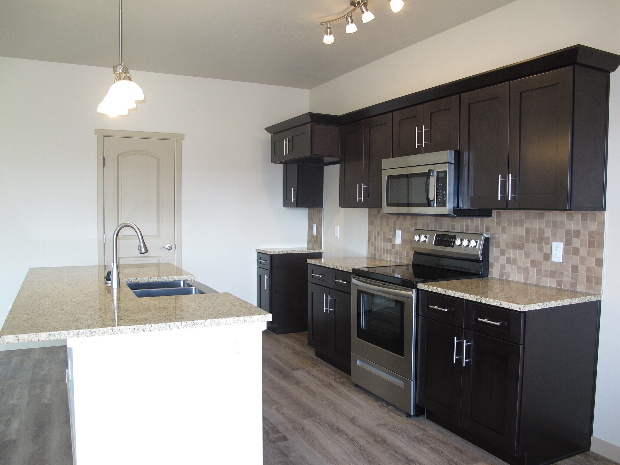 Building Photo - 590 Treviso Ct