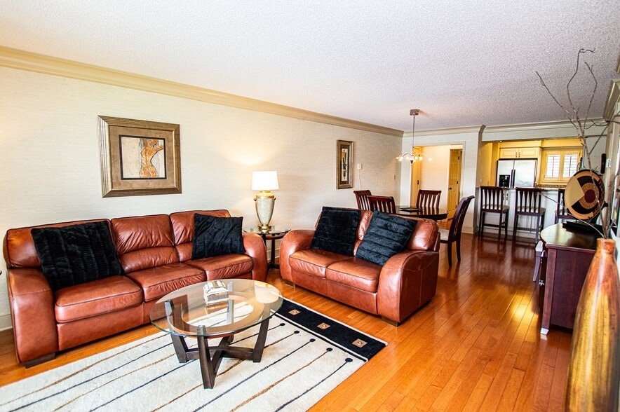 Building Photo - 29200 Bay Hollow Dr