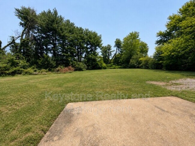 Building Photo - 717 Peachers Mill Rd