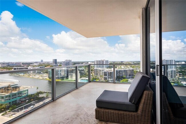 Building Photo - 3101 S Ocean Dr