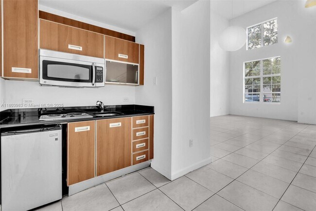 Building Photo - 410 Evernia St