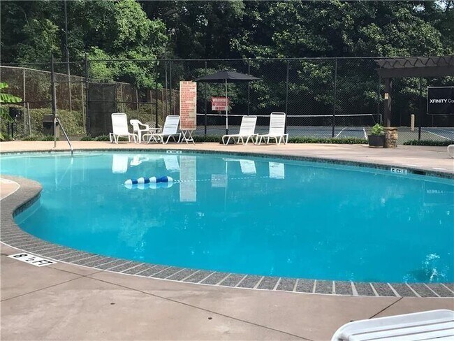 Building Photo - 2185 Palmyra Dr