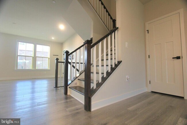 Building Photo - 3302 Treviso Ln