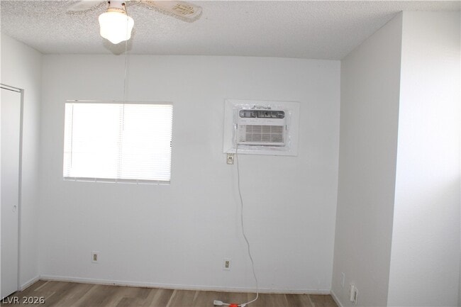 Building Photo - 1212 E Phillips Ave