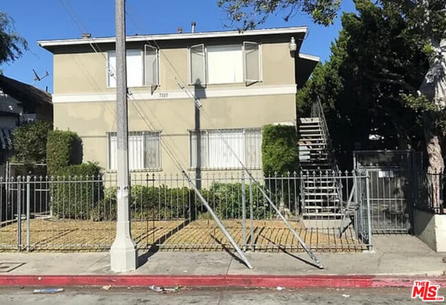 Building Photo - 7906 San Pedro St