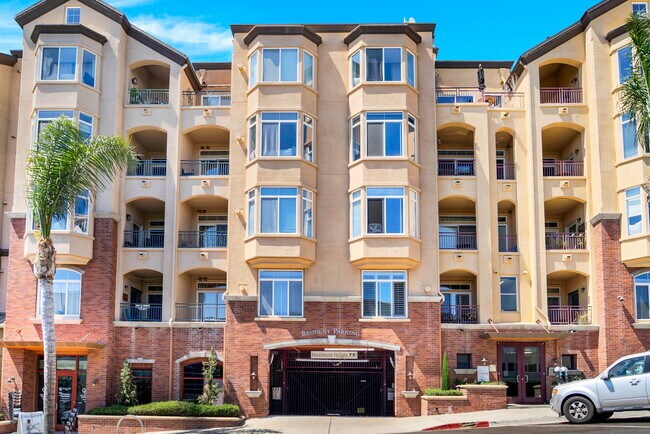 Building Photo - 2400 5th Ave