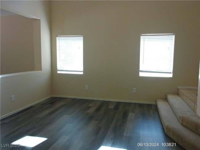 Building Photo - 528 Round Reign Ave