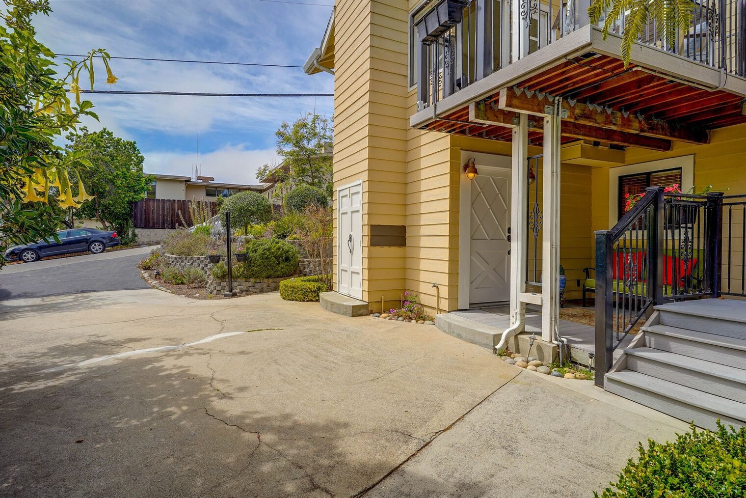 Building Photo - 404 Torres St