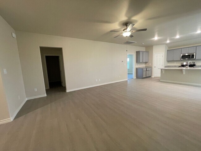 Building Photo - Limited-Time Move-In Special!