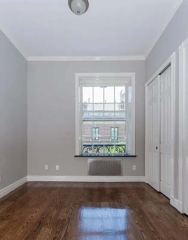 Building Photo - 9 E 75th St