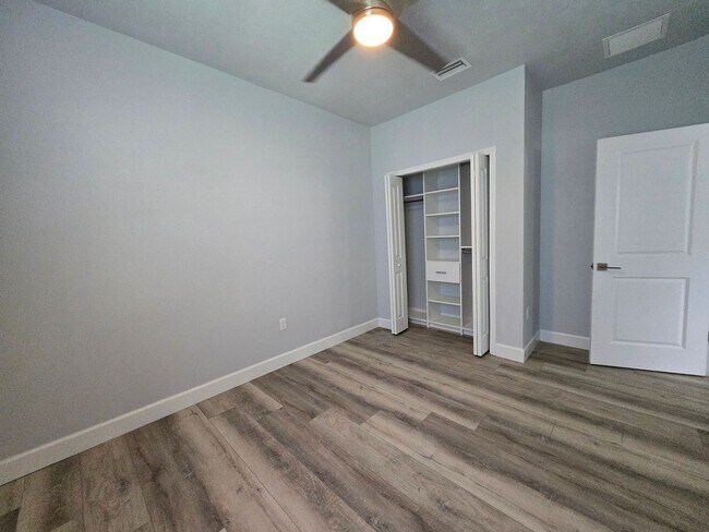Building Photo - Beautiful 3-Bedroom, 2.5 Bath Home in Desi...