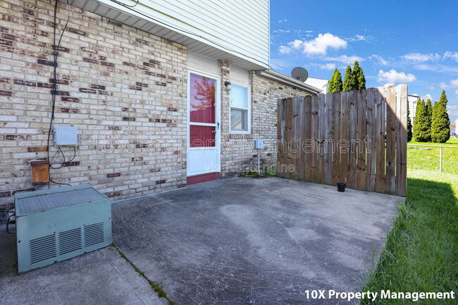 Building Photo - 6169 Laurelwood Ct