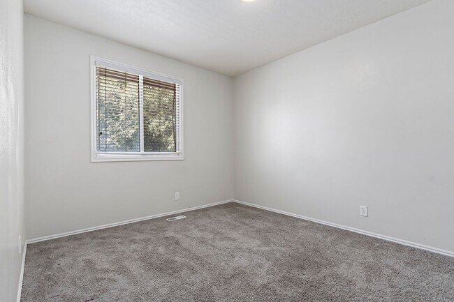 Building Photo - 715 N 1050 W