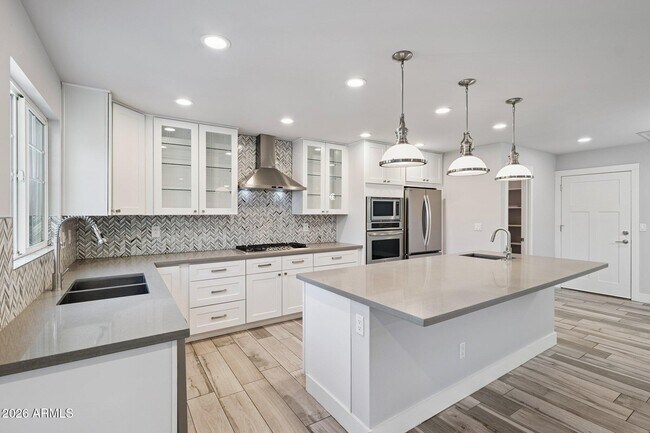 Building Photo - 4232 North 19th Pl