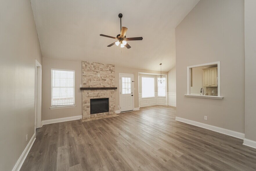 Building Photo - 3520 Sandberry Dr