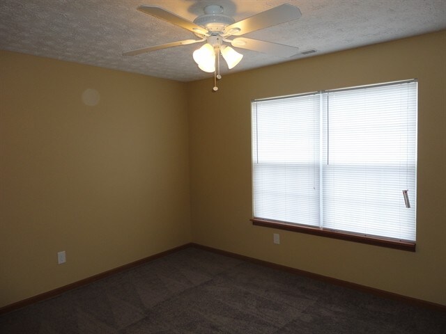 Building Photo - 1484 Persimmon Cir