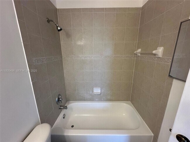 Building Photo - 2308 SE 23rd Terrace