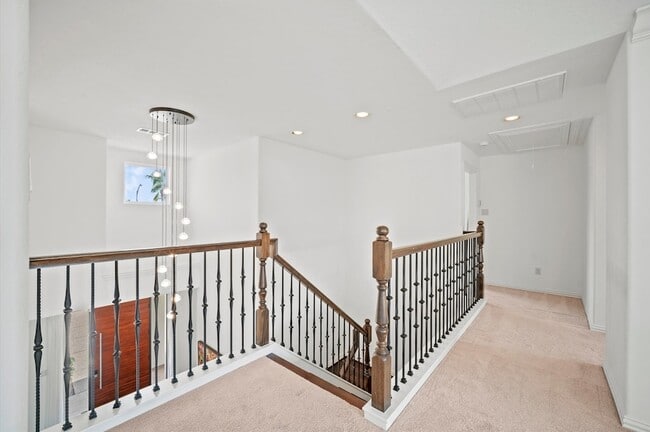 Building Photo - 2206 Summer Blossom Ln