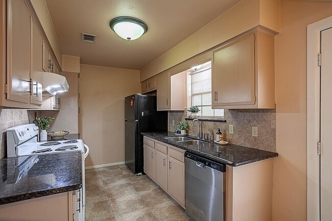 Building Photo - 5874 Meadow Way