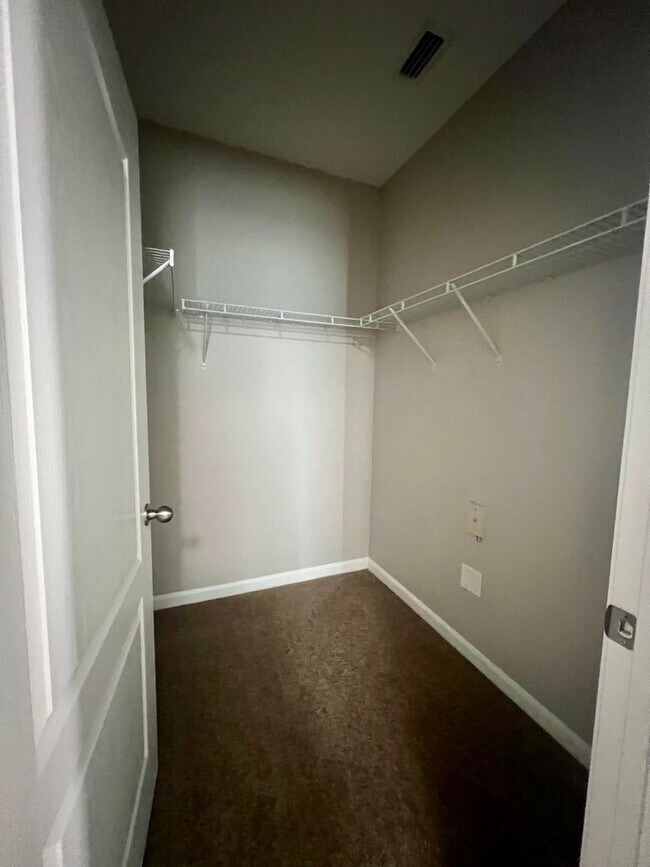 Building Photo - Stylish 3 Bedroom, 2 bath Condo with Woode...