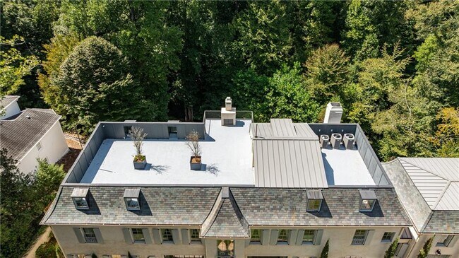 Building Photo - 3570 Knollwood Dr NW