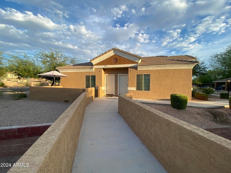 Building Photo - 854 S San Marcos Dr