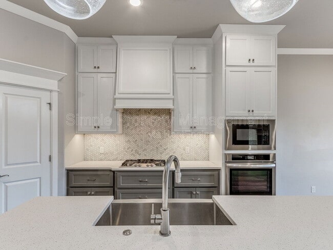 Building Photo - 4013 Palmetto Trail