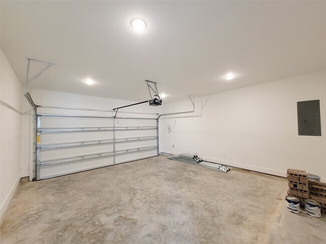 Building Photo - 10058 Rosette Dr