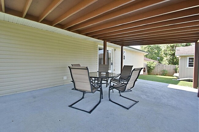 Building Photo - 6100 Cougar Dr